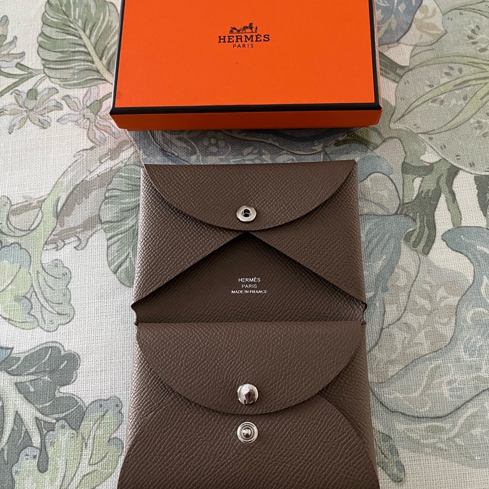 ♥️♥️SOLD♥️♥️. Hermes Calvi Duo Cardholder Wallet Etoupe